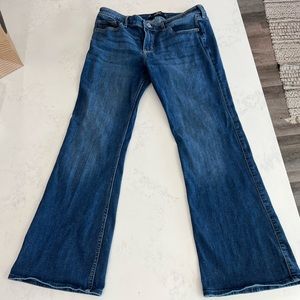 Hollister California rise, boot, soft stretch